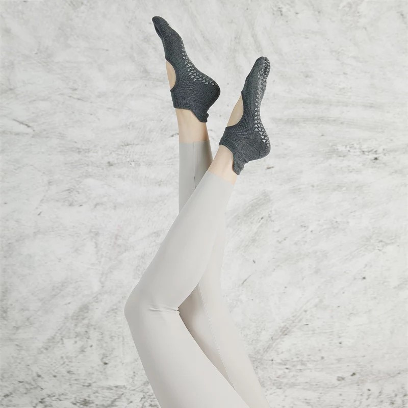 Five Toe Anti Slip Grip Exercise Yoga Socks for Pilates and Fitness