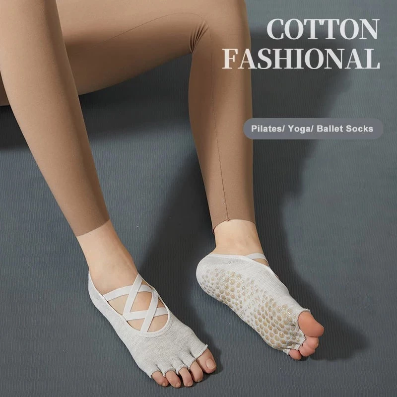 Pilates Socks for Studios, Custom Yoga Socks for Women, Silicone Grip Yoga Socks Wholesale